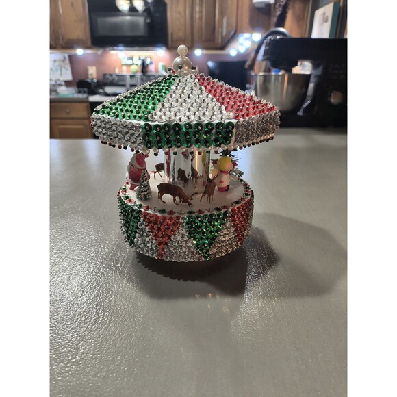 LeeWards Musical Merry-Go-Round Christmas Works - Picture 2 of 6